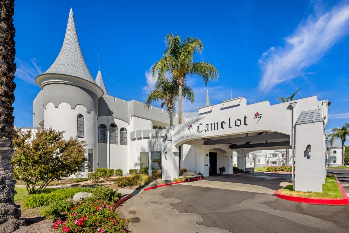 The-Camelot-Hemet-025 community pic